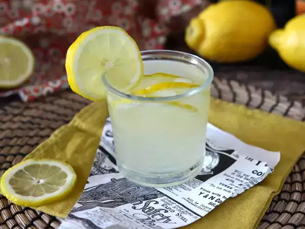 Tarif Limoncello ile spritz, yaz için mükemmel bir kokteyl!