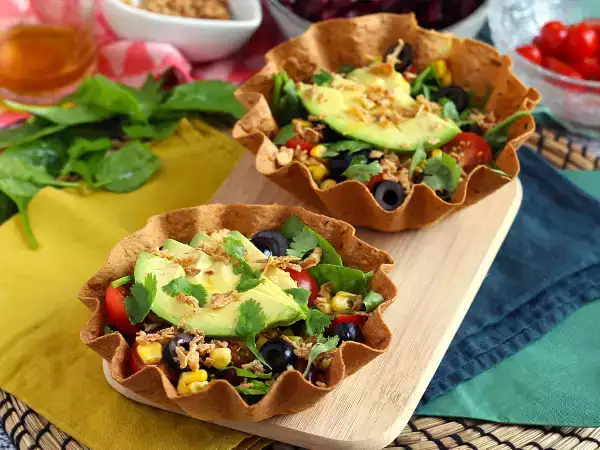 Tarif Tortilla kaseleri nasıl yapılır? bulaşıksız kolay salata!