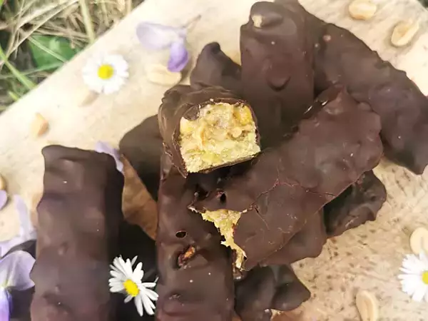 Tarif Vegan ve glütensiz ev yapımı snickers barlar