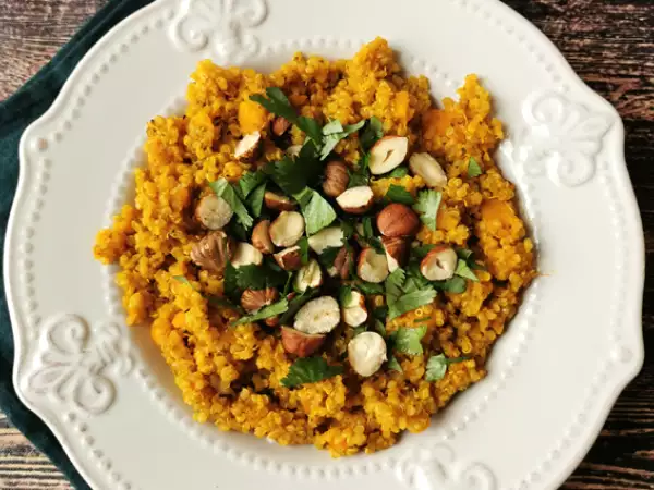Tarif Kinoa, balkabağı, fındık ve kişniş ile vejetaryen risotto - quinotto