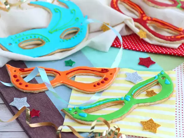 Tarif Karnaval kurabiye maskeleri