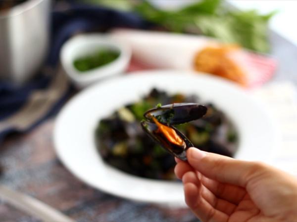 Moules marinières, basit ve lezzetli bir tarif - Hazırlık adım 5