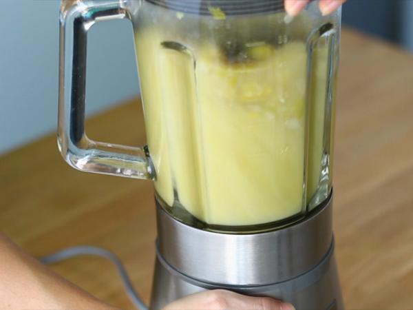 Milföy hamurlu pırasa ve patates çorbası - Hazırlık adım 4