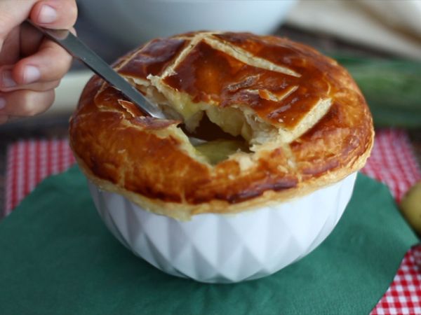 Milföy hamurlu pırasa ve patates çorbası - Hazırlık adım 8