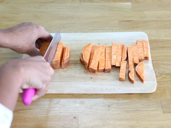 Fırında pişmiş tatlı patates (tavuklu) - Hazırlık adım 1