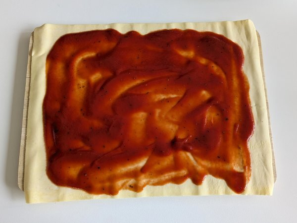 Hava fritözünde milföy ruloları: hızlı ve kolay tarif - Hazırlık adım 2