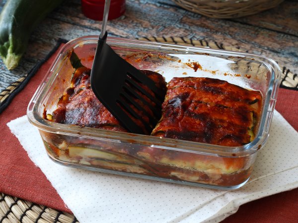 Hava fritözünde kabak parmigiana: hızlı, hafif ve çıtır - Hazırlık adım 10
