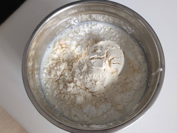 Süper yüksek proteinli peynir altı suyu muhallebisi, yapımı hızlı! - Hazırlık adım 1