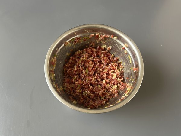 Tartar de fuet: klasik biftek tartarının hızlı bir versiyonu - Hazırlık adım 4