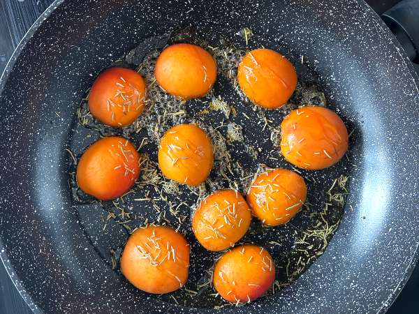 Tost üzerinde kavrulmuş kayısı, roka ve burrata - Hazırlık adım 3