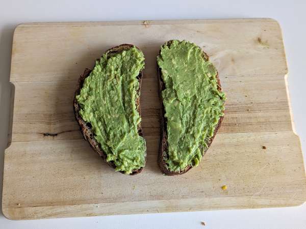 Mango ve misket limonlu avokadolu tost: taze, hızlı ve lezzetli bir tarif - Hazırlık adım 3