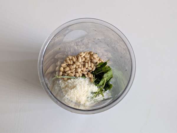 Taze ve kremsi roka pestosu 5 dakikada - Hazırlık adım 1