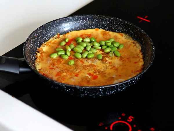 Çıtır pirinç ve soya fasulyeli omlet, hızlı ve israfsız baharatlı bir yemek! - Hazırlık adım 6