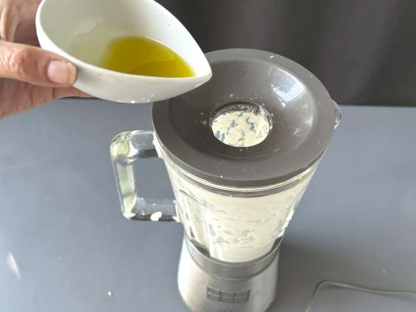 Endülüs Ajoblanco: Yaz aylarında her zaman isteyeceğiniz soğuk çorba - Hazırlık adım 5