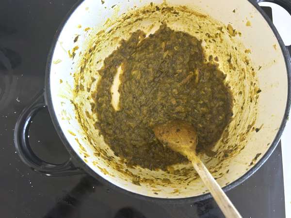 Tuğla hamurlu, tavuklu ve baharatlı geleneksel Fas böreği - Hazırlık adım 5