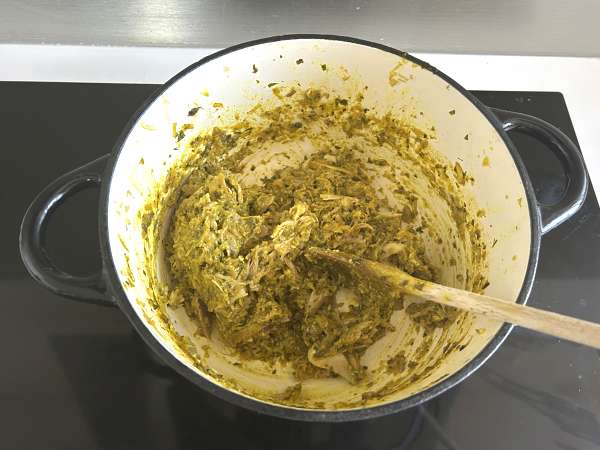 Tuğla hamurlu, tavuklu ve baharatlı geleneksel Fas böreği - Hazırlık adım 8