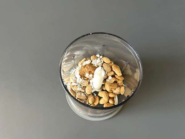 Tuğla hamurlu, tavuklu ve baharatlı geleneksel Fas böreği - Hazırlık adım 10