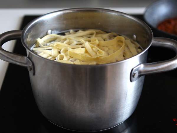 Bolonez soslu makarna - tagliatelle al ragù alla bolognese - Hazırlık adım 7
