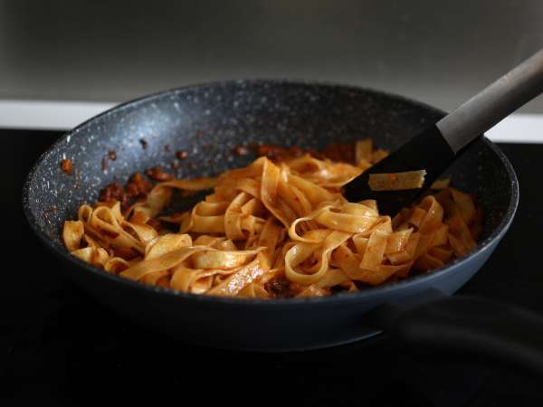 Bolonez soslu makarna - tagliatelle al ragù alla bolognese - Hazırlık adım 8