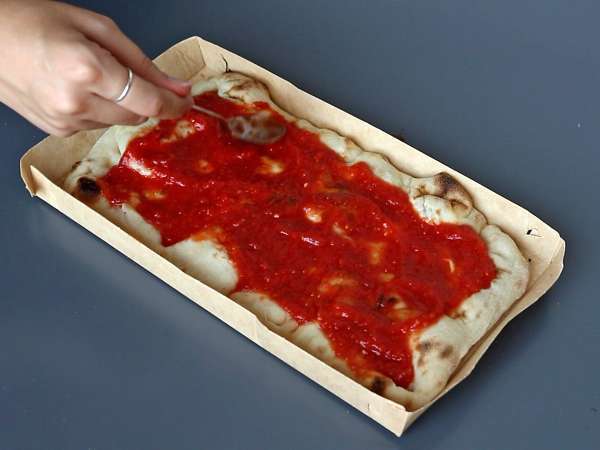 Yapması çok hızlı olan lezzetli pinsa - Hazırlık adım 2