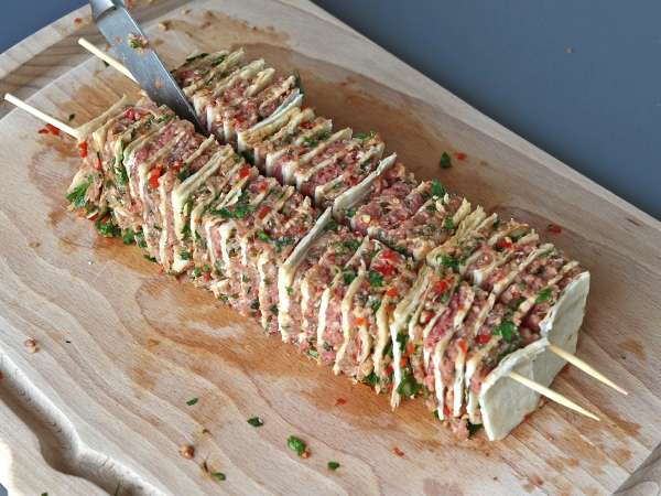 Ekmekli lavaş kebabı, meşhur kolay fırında pişmiş kebaplar! - Hazırlık adım 10