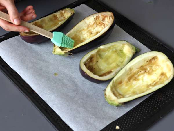 Mozzarella au gratin ile patlıcan dolması - Hazırlık adım 2