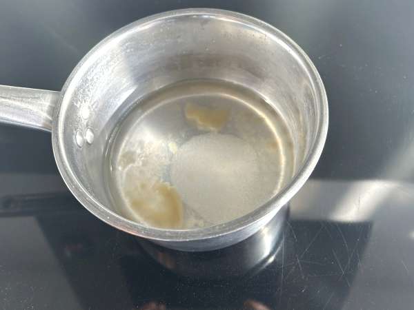 Mango sago, basitliği ile fetheden tapyoka ve mangolu Asya tatlısı. - Hazırlık adım 1