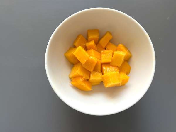 Mango sago, basitliği ile fetheden tapyoka ve mangolu Asya tatlısı. - Hazırlık adım 10