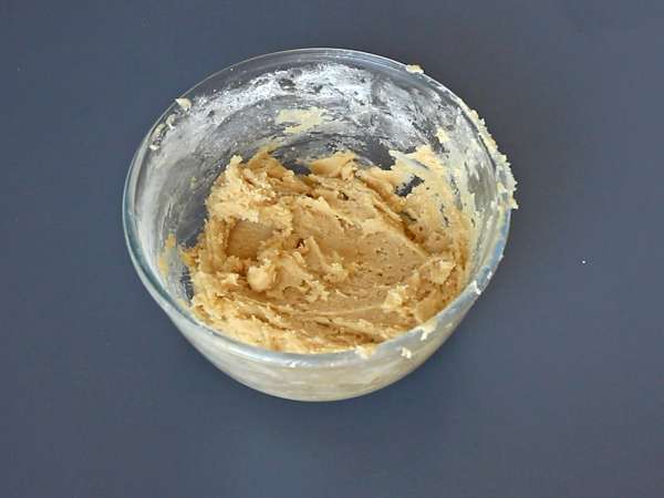 Tarçınlı rulo kurabiyeler, ağızda eriyen, gevrek ve iyi tarçın aromalı - Hazırlık adım 4