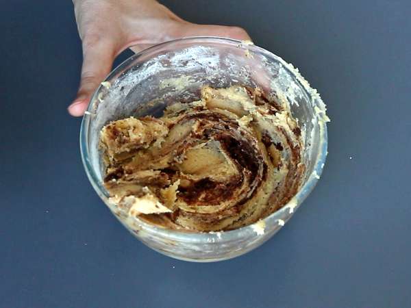 Tarçınlı rulo kurabiyeler, ağızda eriyen, gevrek ve iyi tarçın aromalı - Hazırlık adım 5