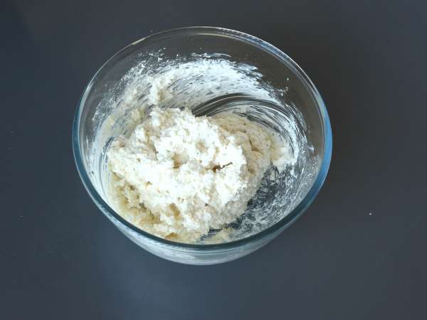 Cadılar Bayramı için mükemmel, balkabağı şeklinde aperatif peynir sürülebilir! - Hazırlık adım 1