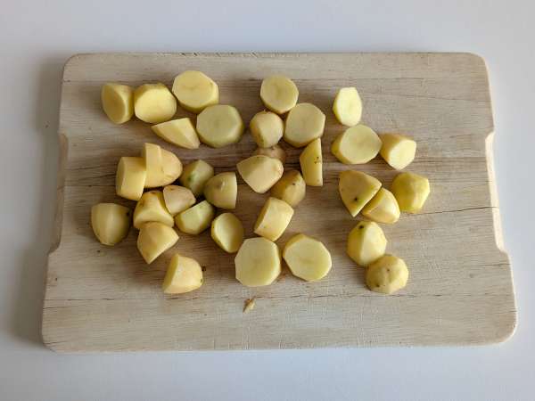 Kremalı fırında cacio e pepe patates: herkesi çıldırtan kolay garnitür! - Hazırlık adım 1