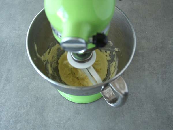 Alfajores - Süt reçelli ve hindistan cevizli Arjantin kurabiyesi - Hazırlık adım 2