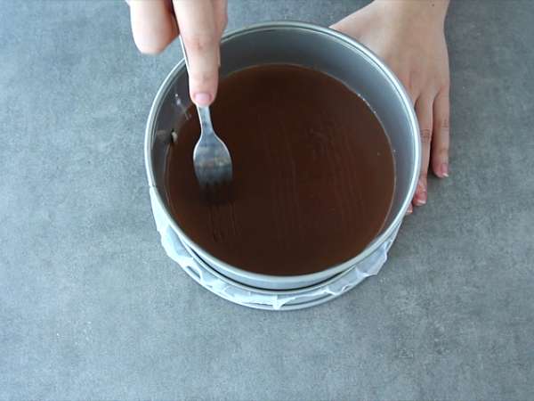 Ekstra fondan 3 çikolatalı pasta - Hazırlık adım 7