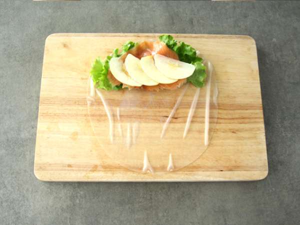 Somon füme ve elmalı Çin böreği - Hazırlık adım 3