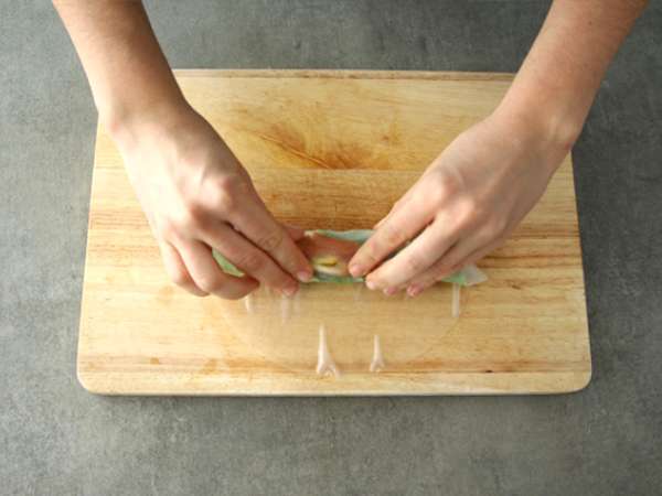 Somon füme ve elmalı Çin böreği - Hazırlık adım 4