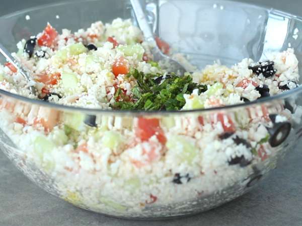 100 sebzeli karnabahar tabbouleh - Hazırlık adım 2