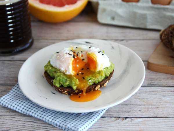 Haşlanmış yumurtalı avokadolu tost - Hazırlık adım 4