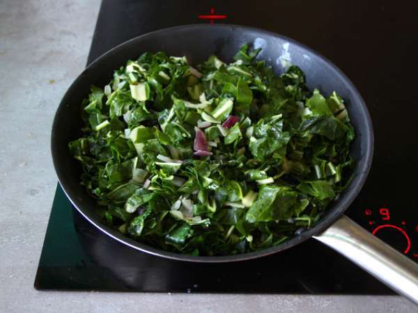 Pazı ve rendelenmiş peynirli tart - Hazırlık adım 3