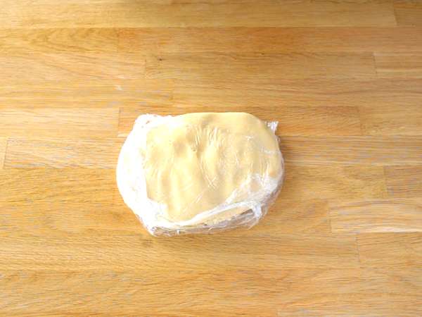 Vanilyalı karamelli cevizli tart - Hazırlık adım 2