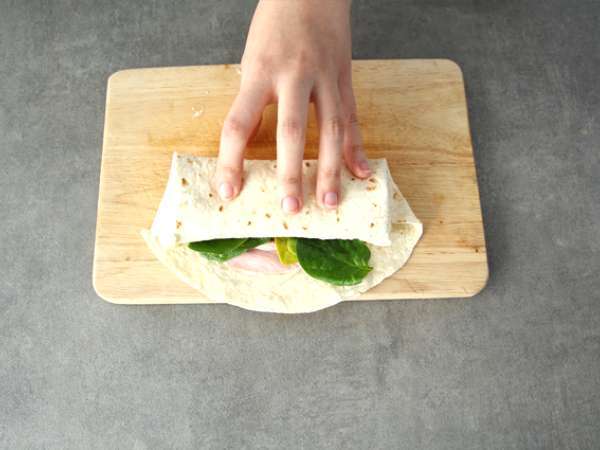 Jambonlu ve Kaşarlı Ispanak Dürümleri - Hazırlık adım 2