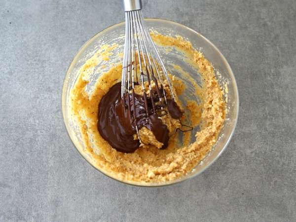 Armutlu ve çikolatalı tart - Hazırlık adım 2