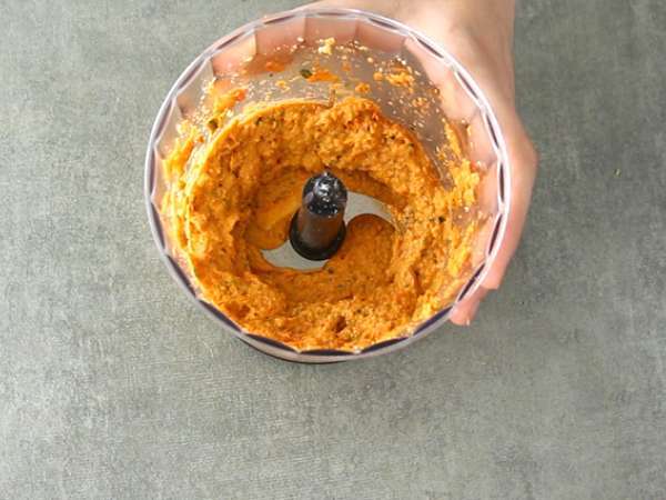 Kırmızı pesto sos - Hazırlık adım 2