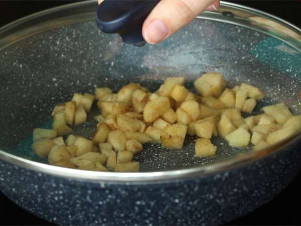 Elmalı ve tarçınlı samoussas - Hazırlık adım 1