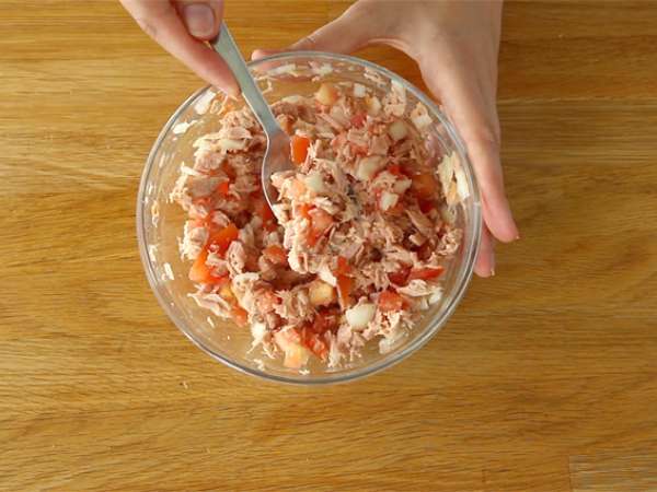 Ton balığı ve domates samoussas - Hazırlık adım 1