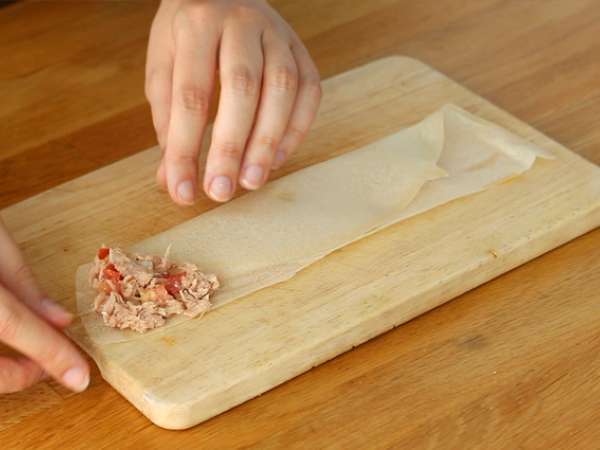 Ton balığı ve domates samoussas - Hazırlık adım 2