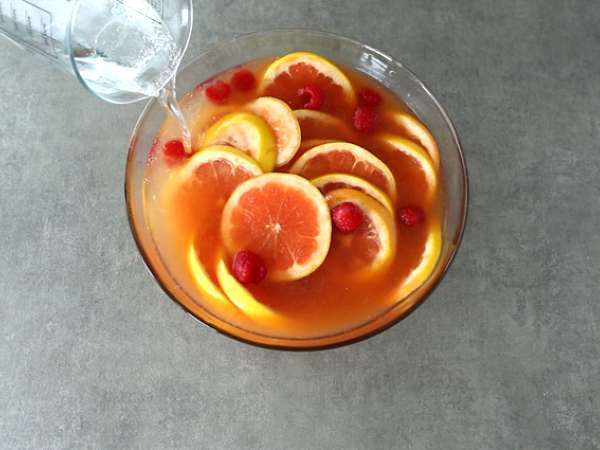 Roze şaraplı pembe sangria - Hazırlık adım 3