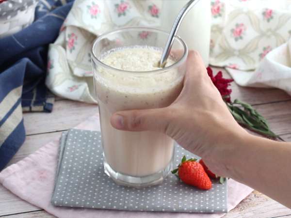 Çilekli ve vanilyalı milkshake - Hazırlık adım 3