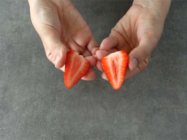 Ahududu ve çilekli milkshake - Hazırlık adım 1