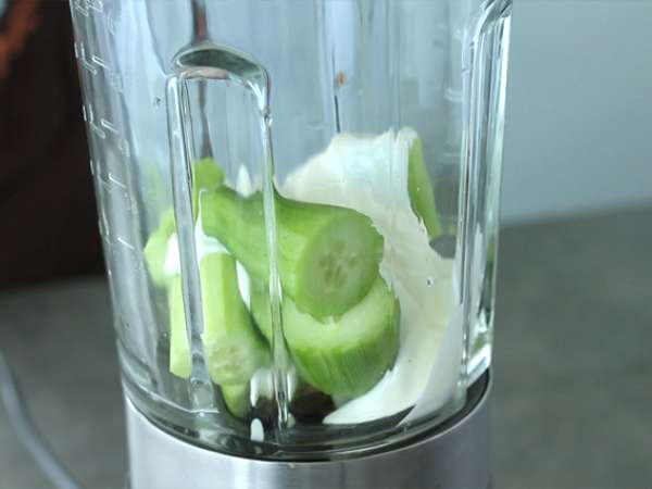 Soğuk salatalık ve nane çorbası - Hazırlık adım 2